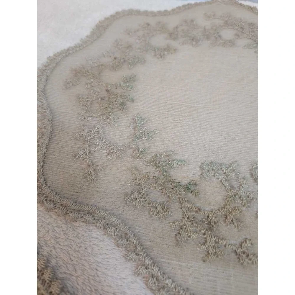 Vintage Lace Runner and Doilies Set Floral Embroidered Table Home‎ Decor